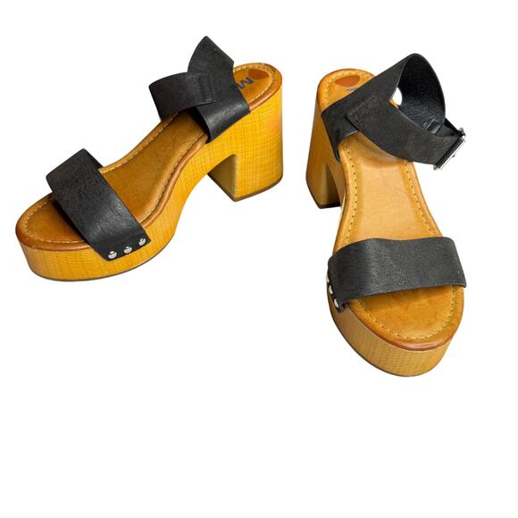 MIA Size 8.5 Black Strap Platform Sandals W/ Wood Block Heel & Adjustable Strap - Picture 1 of 9